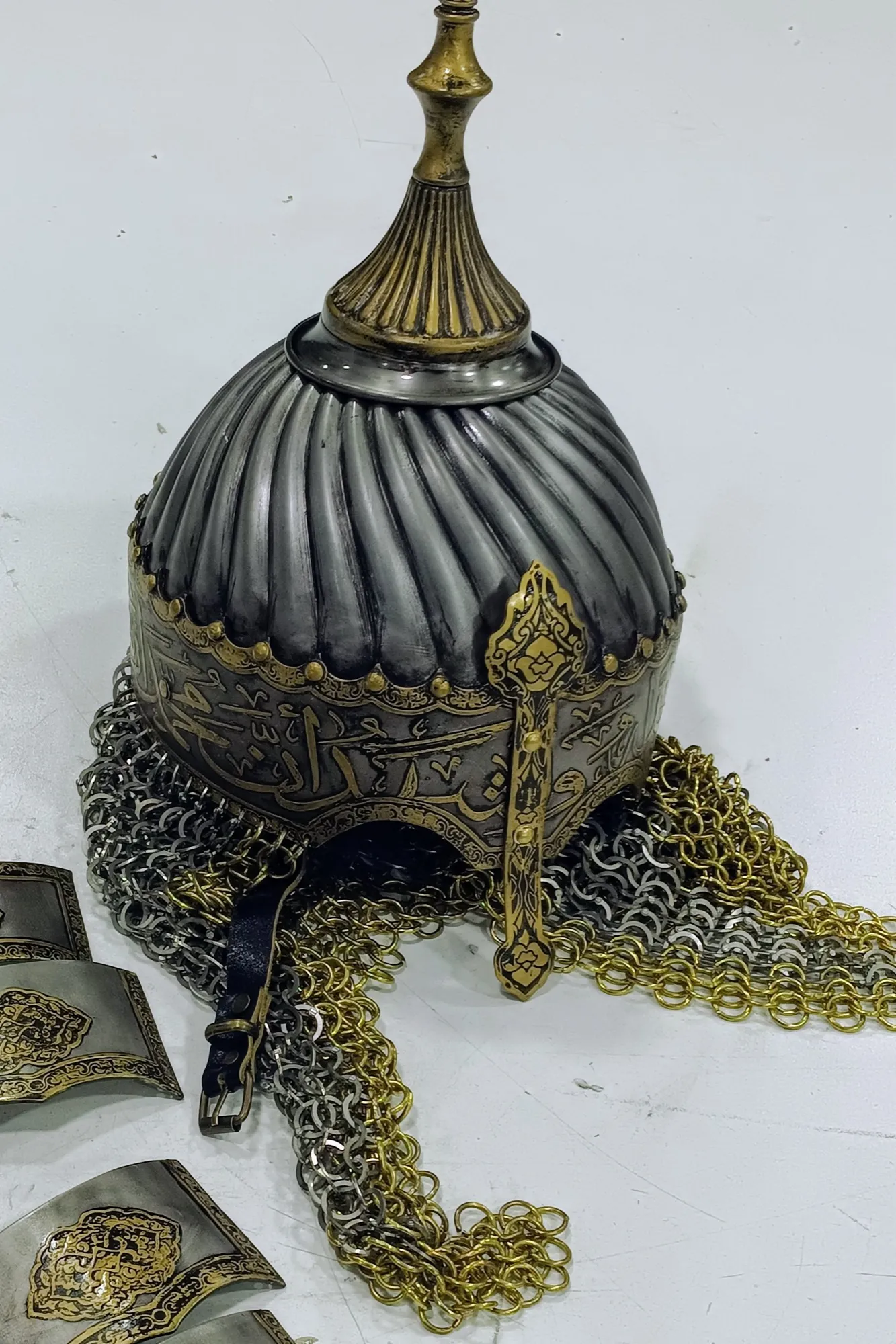 Miğferler (1/2) — Sinan Saraçoğlu